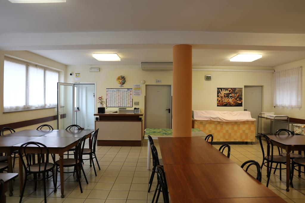 Ostello Della Gioventu Benacus Riva del Garda מראה חיצוני תמונה